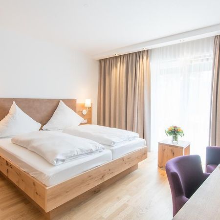 וואלדקירץ' Hotel & Gasthaus Loewen מראה חיצוני תמונה