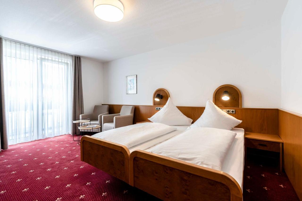 וואלדקירץ' Hotel & Gasthaus Loewen מראה חיצוני תמונה