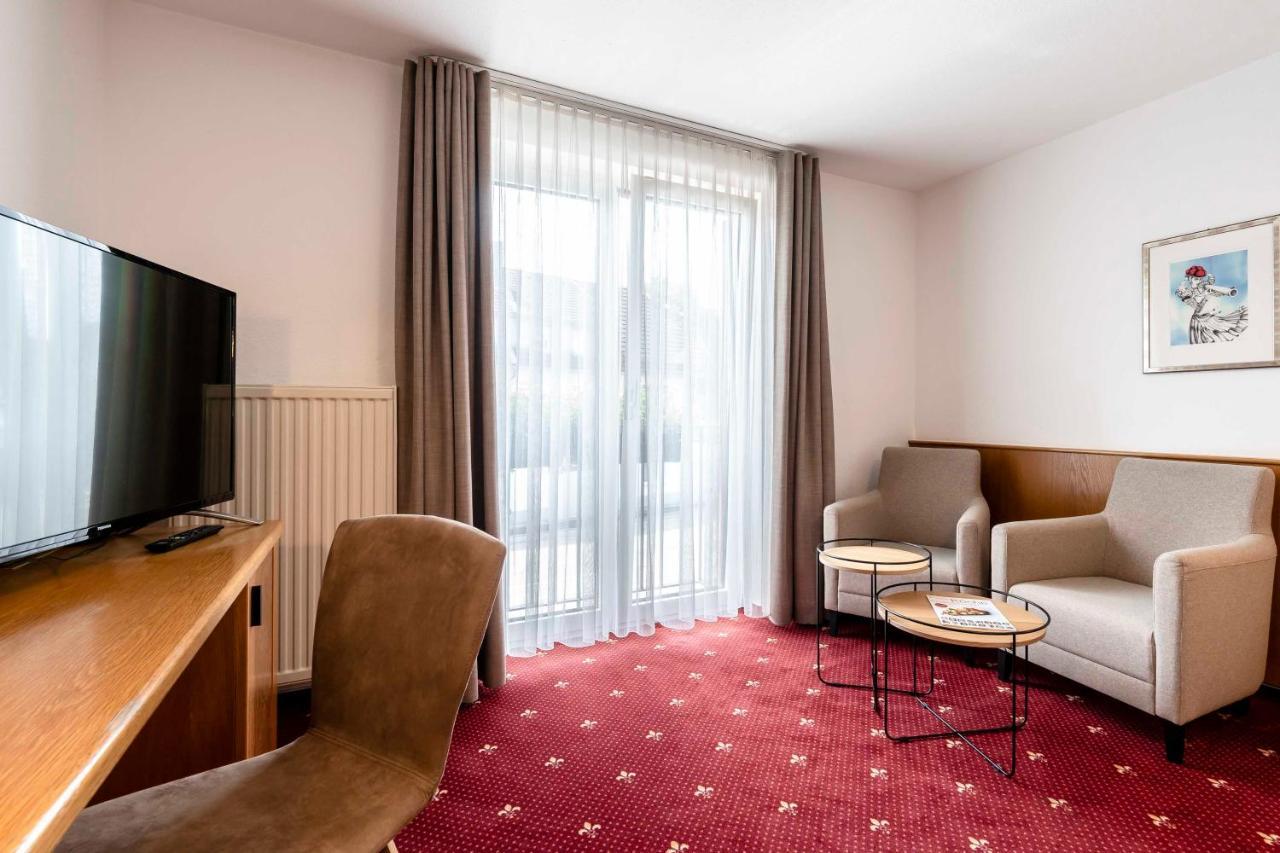 וואלדקירץ' Hotel & Gasthaus Loewen מראה חיצוני תמונה