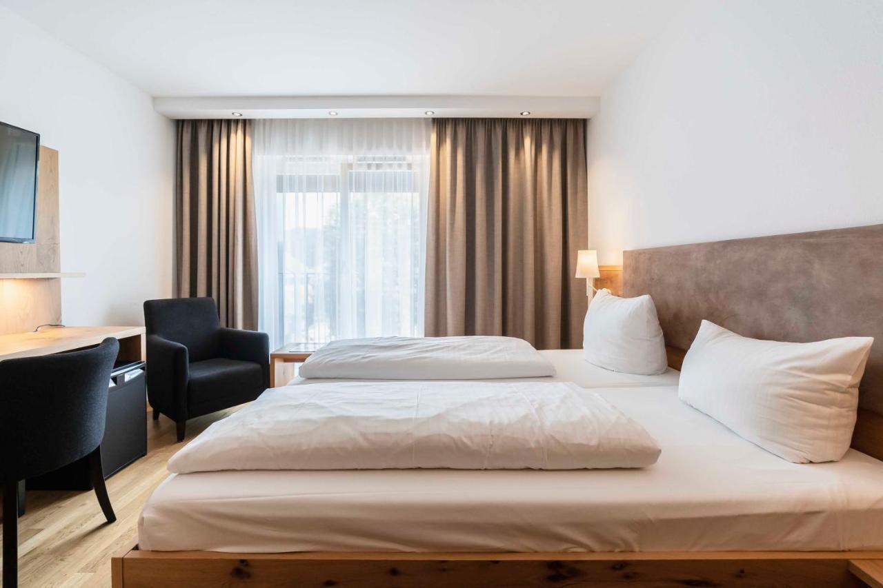 וואלדקירץ' Hotel & Gasthaus Loewen מראה חיצוני תמונה
