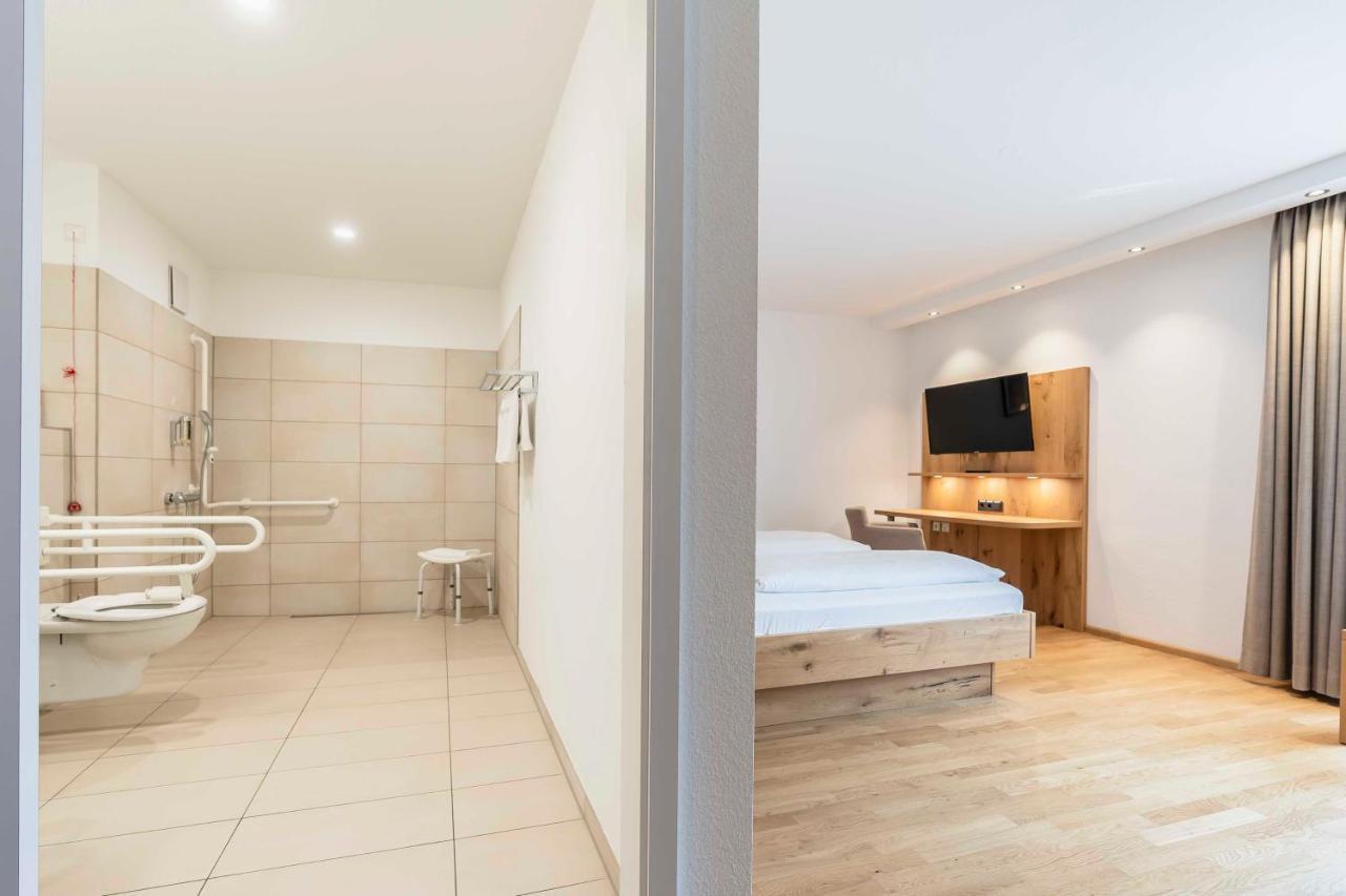וואלדקירץ' Hotel & Gasthaus Loewen מראה חיצוני תמונה