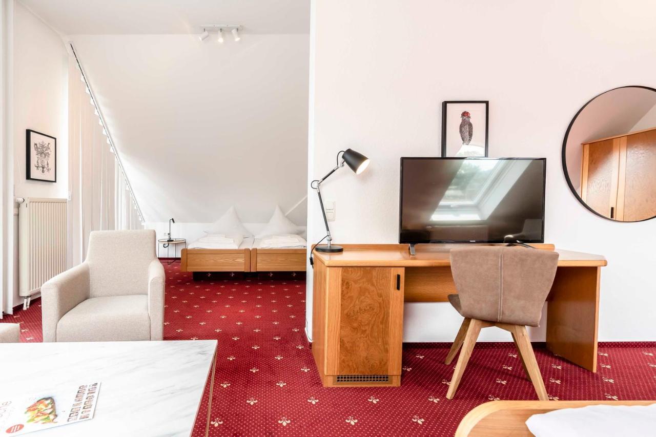 וואלדקירץ' Hotel & Gasthaus Lowen מראה חיצוני תמונה