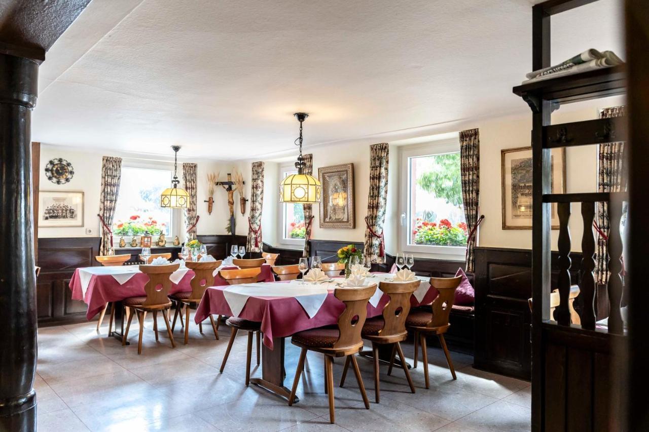 וואלדקירץ' Hotel & Gasthaus Loewen מראה חיצוני תמונה