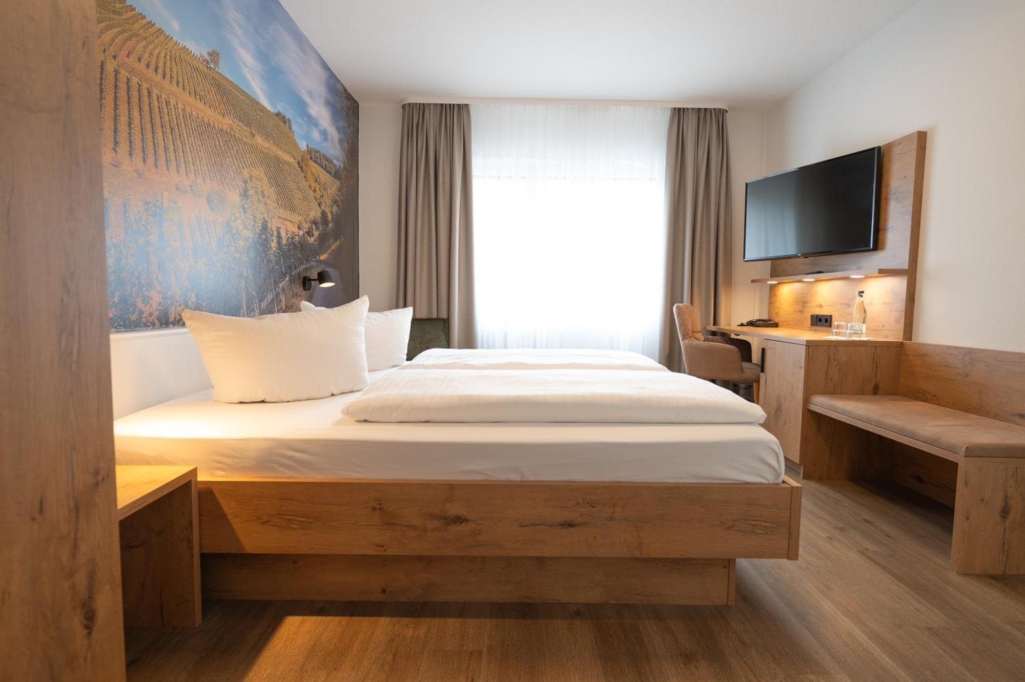 וואלדקירץ' Hotel & Gasthaus Loewen מראה חיצוני תמונה