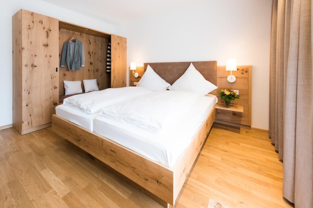 וואלדקירץ' Hotel & Gasthaus Loewen מראה חיצוני תמונה