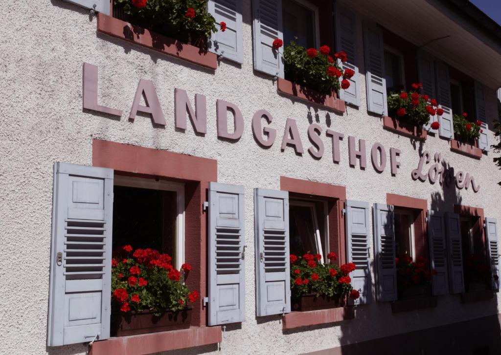 וואלדקירץ' Hotel & Gasthaus Loewen מראה חיצוני תמונה